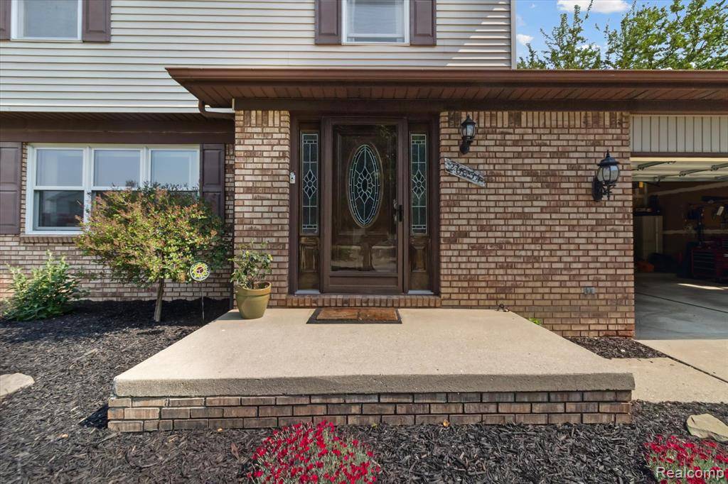 Flat Rock, MI 48134 9437,26034 Lorelei Drive
