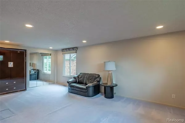 Grand Blanc, MI 48439 1532,12950 Via Catherina Drive