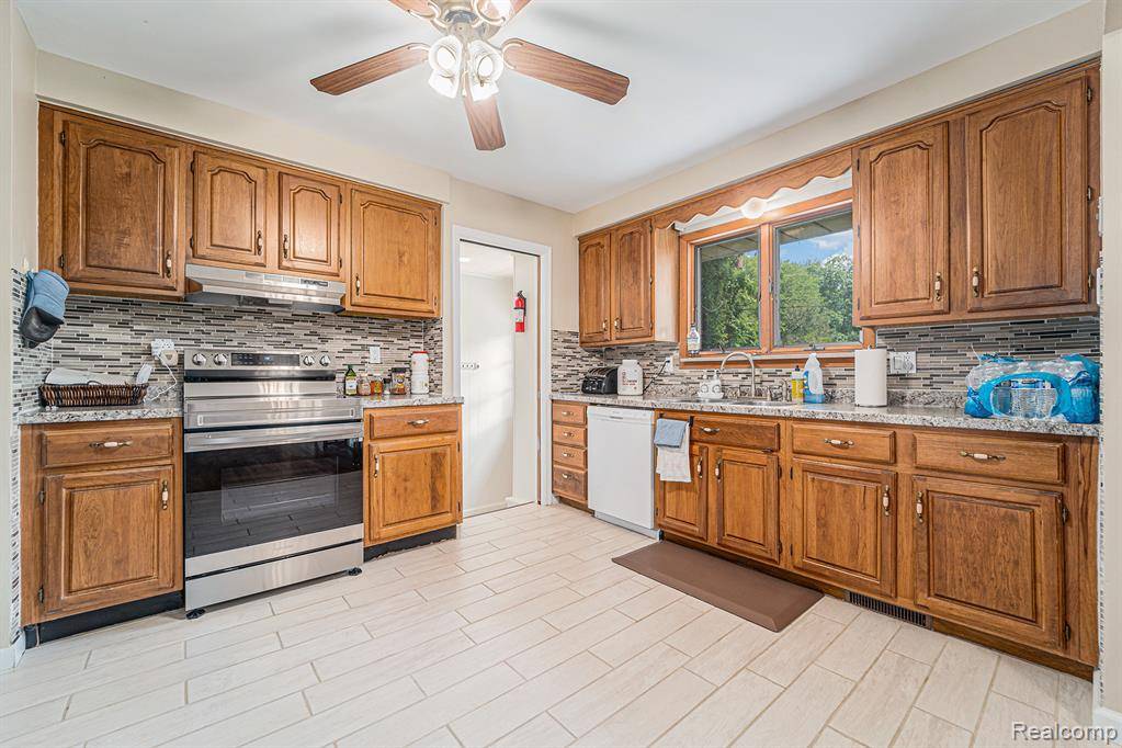Farmington Hills, MI 48334 2238,30060 Eastfield Street