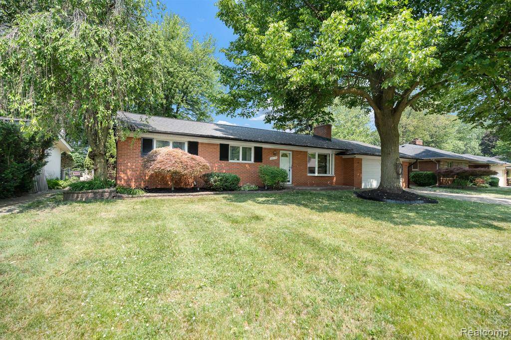 Harrison Twp, MI 48045 3107,35175 Beaconhill Street