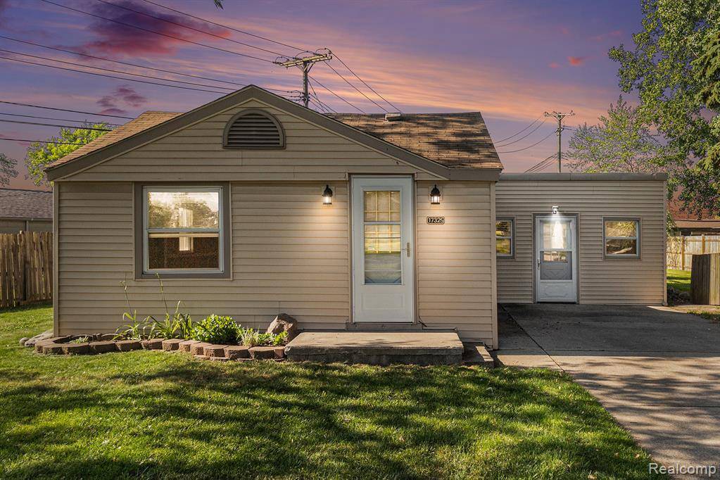 17325 Doris, Fraser, MI 48026 3301