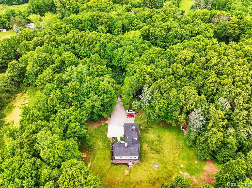Pinckney, MI 48169 8891,6535 Cedar Lake Road