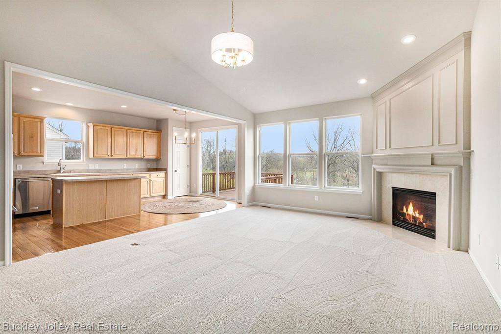 Howell, MI 48843 9210,3736 VICKSBURG Way