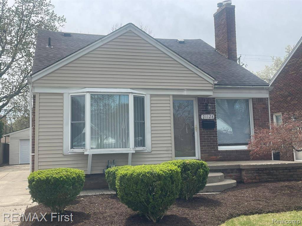 21128 KENMORE Avenue, Harper Woods, MI 48225 1706