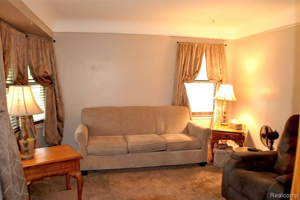 Lincoln Park, MI 48146 3724,1966 Leblanc Street