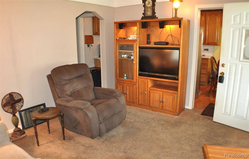 Lincoln Park, MI 48146 3724,1966 Leblanc Street