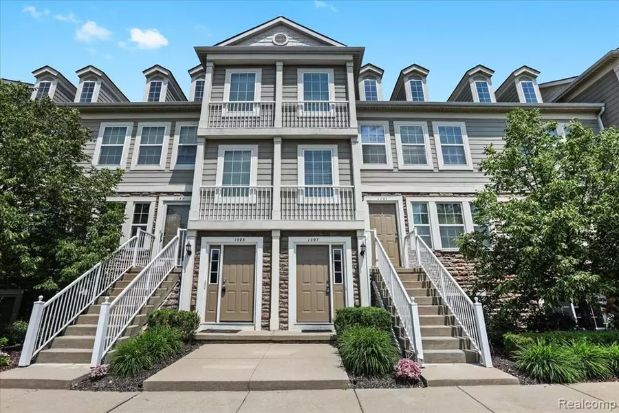 1097 Foxboro, Troy, MI 48083 5460