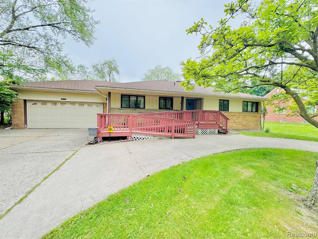 24230 Berg Road, Commerce Twp, MI 48033 3047