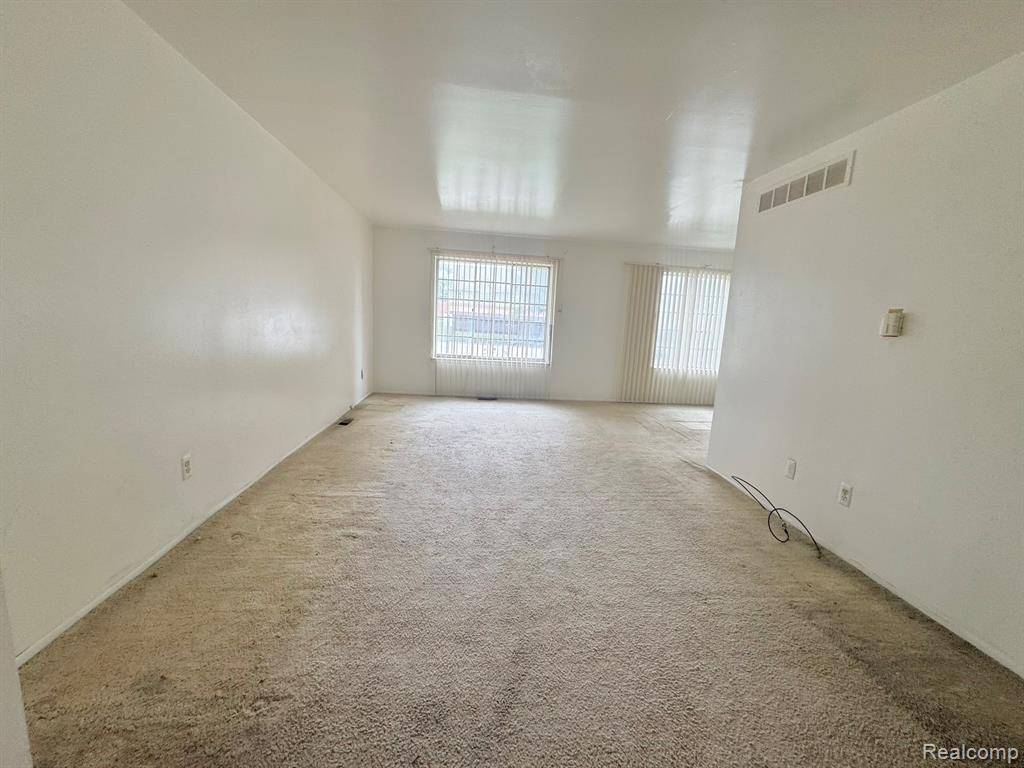 Commerce Twp, MI 48076 1305,30256 Southfield Road