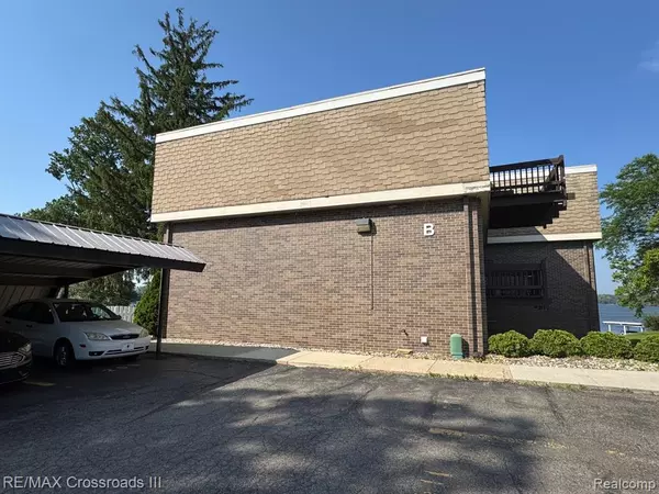250 N Liberty Street,  Belleville,  MI 48111 2672