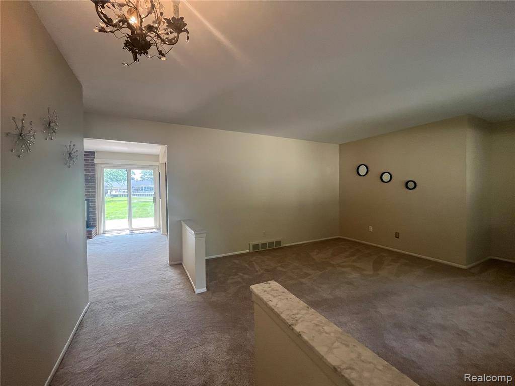 Troy, MI 48098 4608,87 Carter Drive