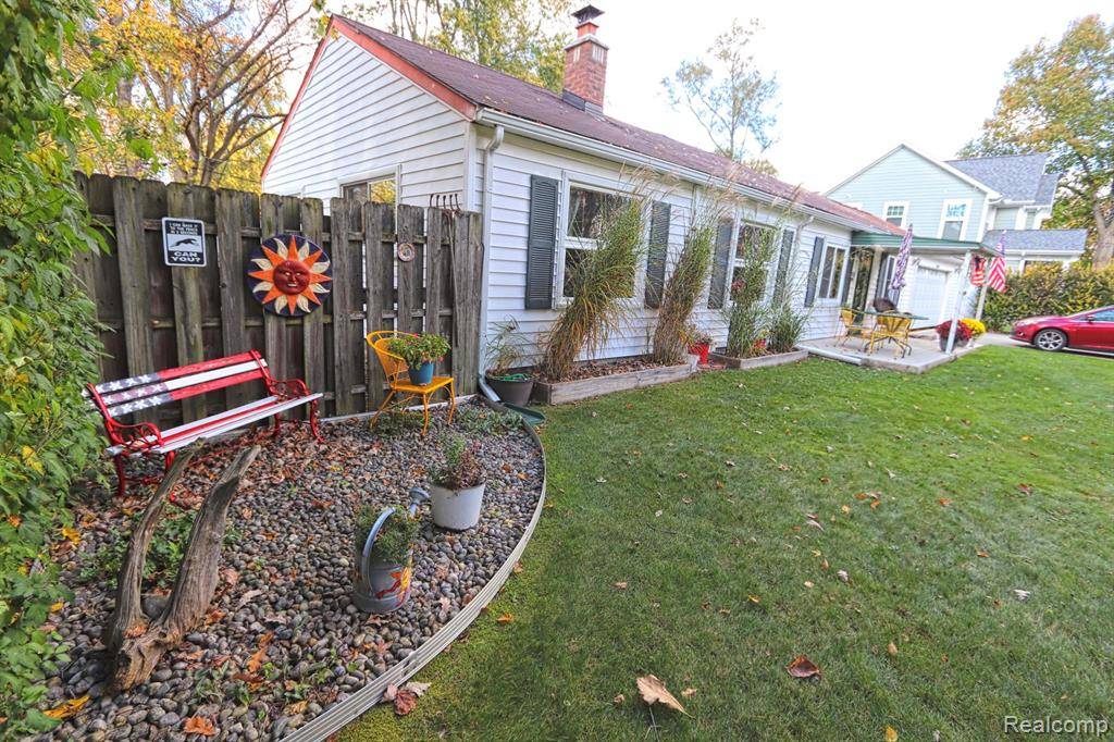 Farmington Hills, MI 48335 5358,33566 Rhonswood Street