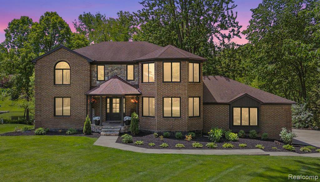 5695 Deerwood, Commerce Twp, MI 48382 1019