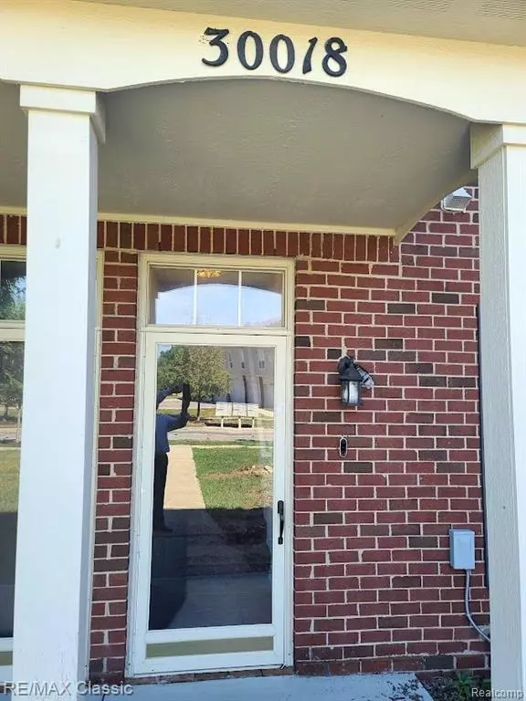 30018 HERITAGE Parkway, Warren, MI 48092 4693