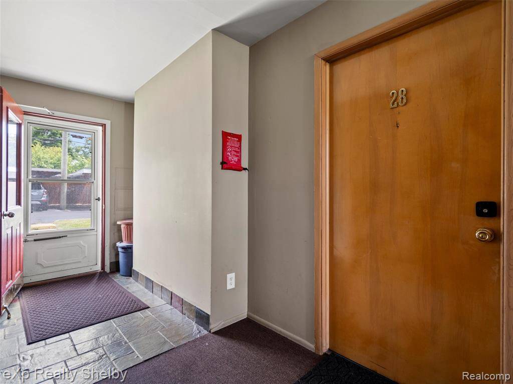 Royal Oak, MI 48073 3037,3100 Linwood Avenue