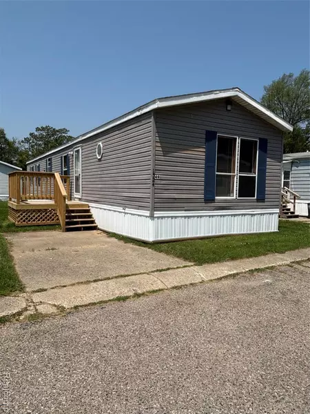 1524 Crescent Ln Dr Lot 49, Flint, MI 48532