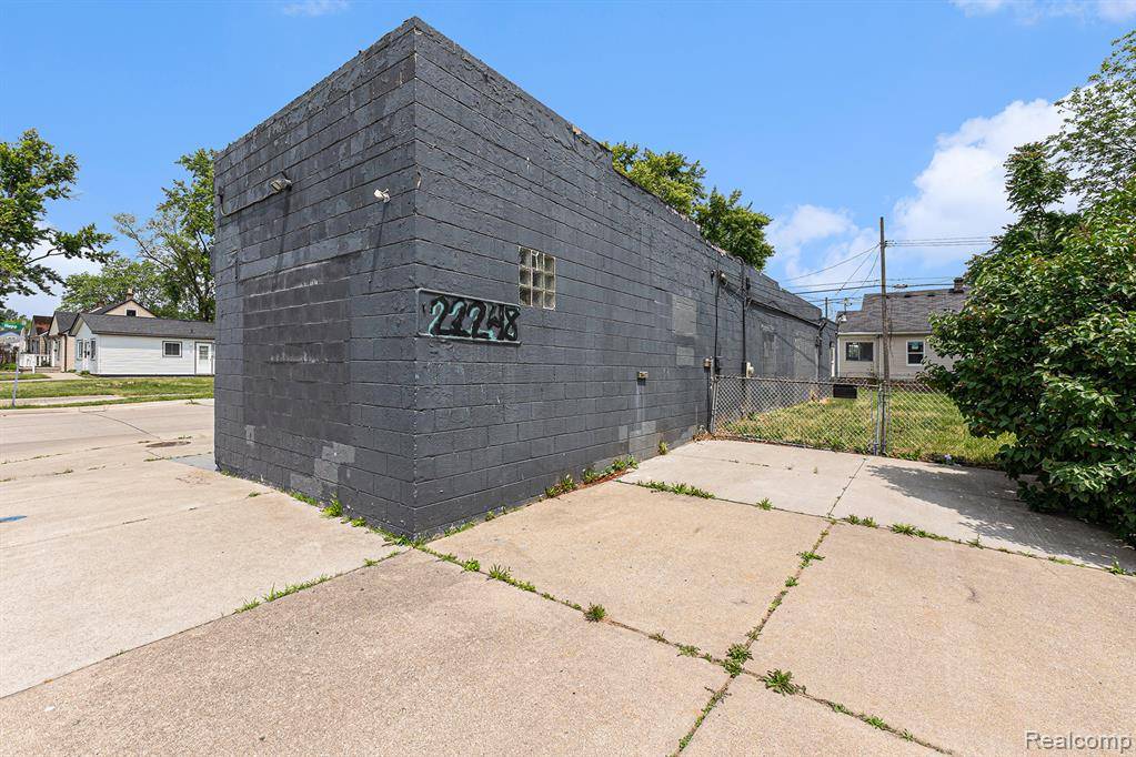 22248 Mac Arthur Boulevard, Warren, MI 48089 2431