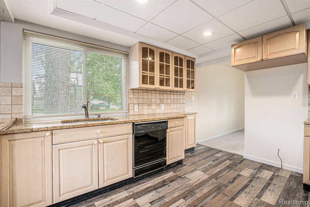 Harrison Twp, MI 48045 2725,38336 MALLAST Street