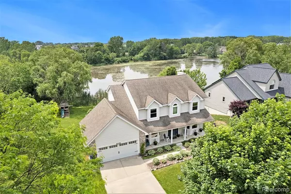Howell, MI 48843 7569,452 Cloverview Lane