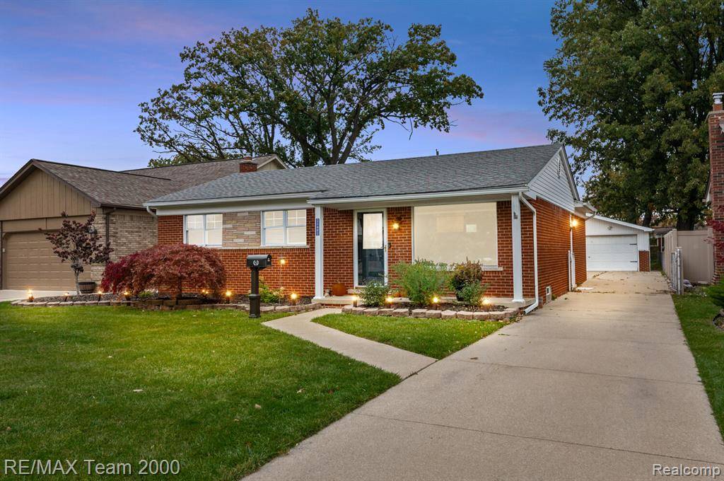 21601 Lakeland Street, Saint Clair Shores, MI 48081 3705