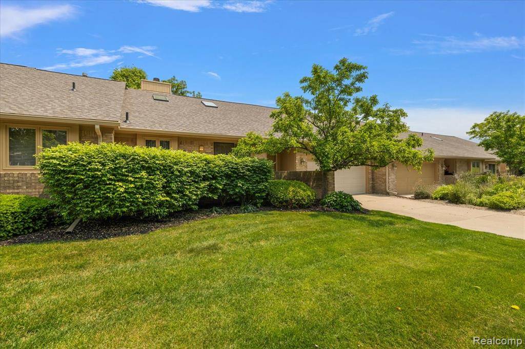 Utica, MI 48316 1128,55728 Lorraine Drive