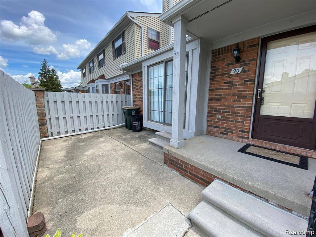 Canton, MI 48188 1861,2101 VINE Way