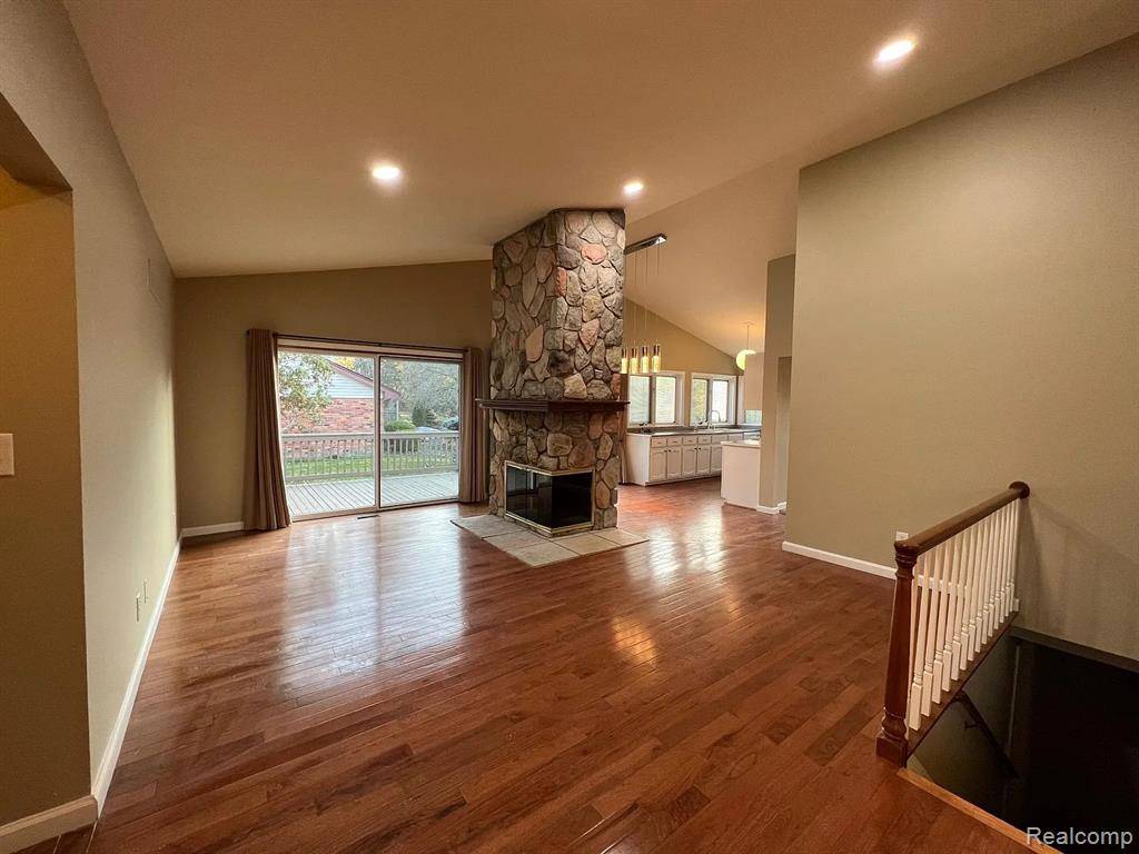 Troy, MI 48304 1625,2770 Colonial Way