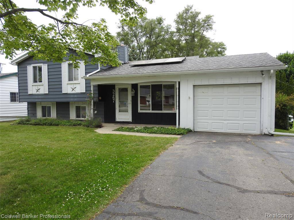 Waterford, MI 48329 4173,3267 Van Campen Drive