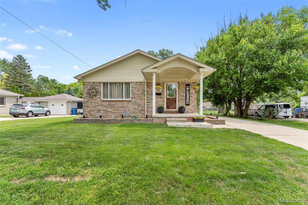4981 Harding Street, Dearborn Heights, MI 48125 2841