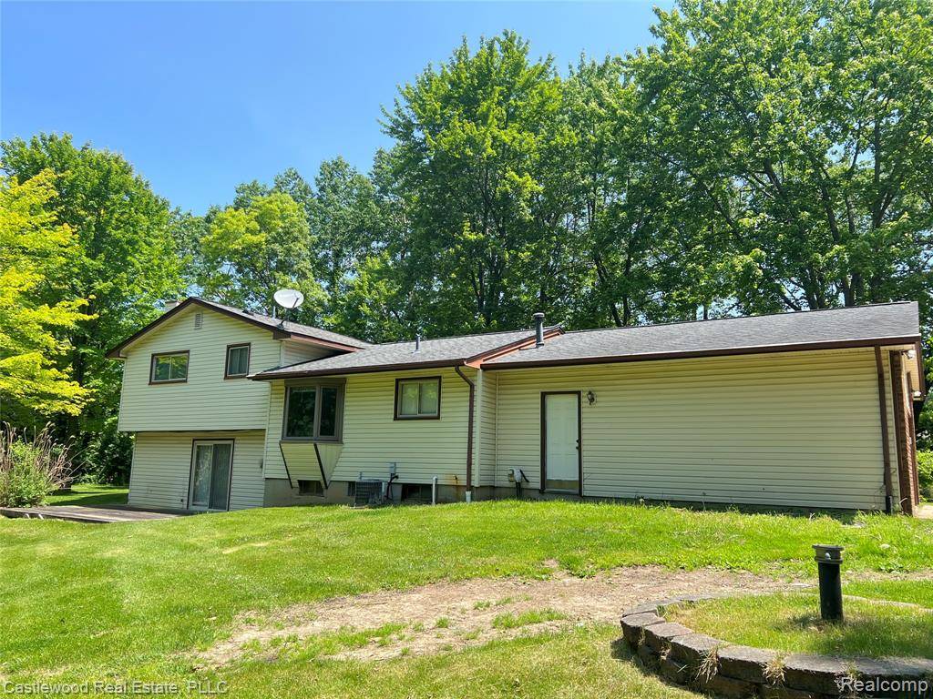 Ortonville, MI 48348 3435,8865 Michigamme Road