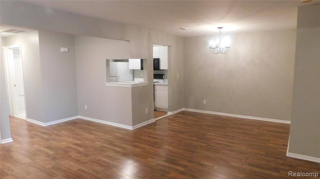 Sterling Heights, MI 48314 1210,44850 MARIGOLD Drive