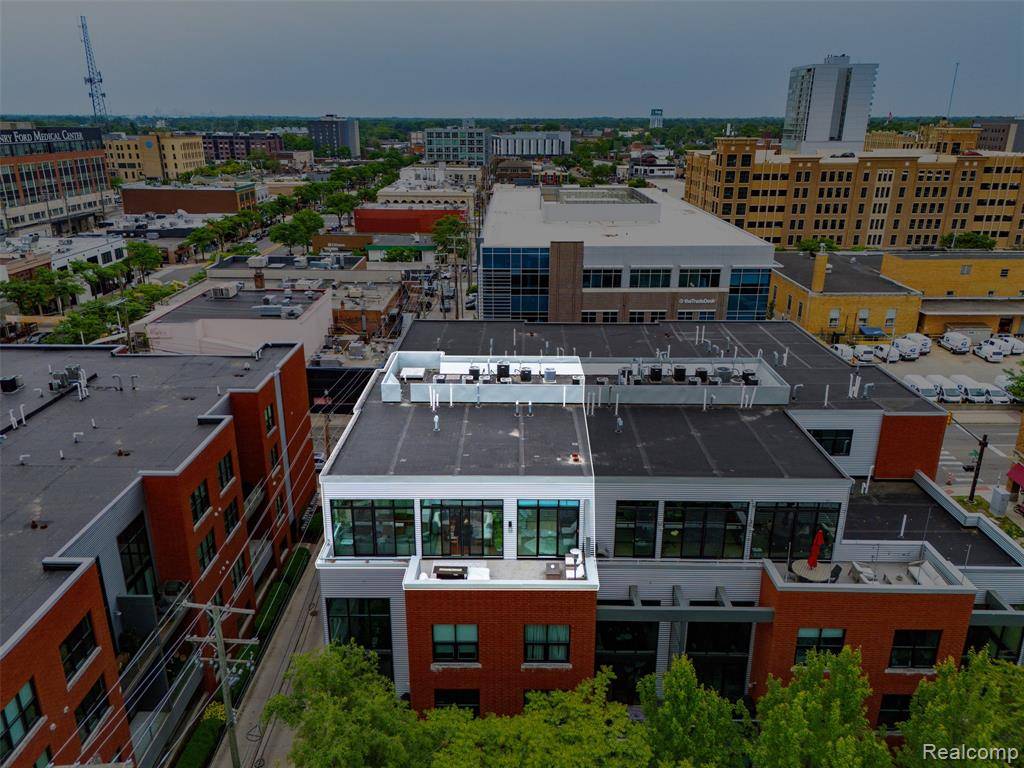 Royal Oak, MI 48067 4822,100 N CENTER Street