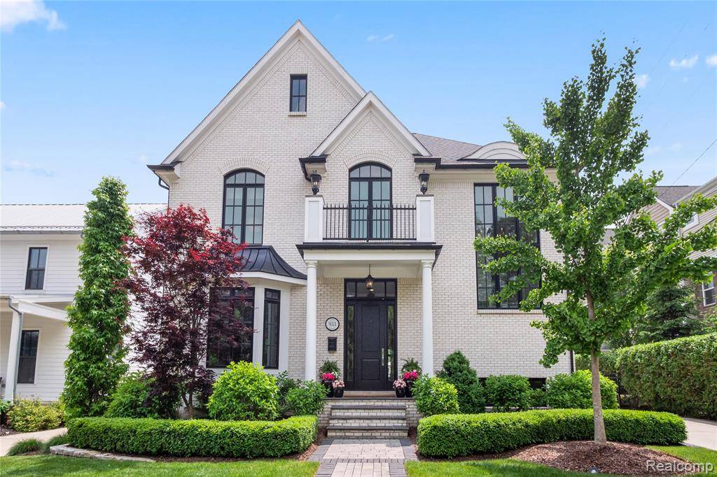 933 N Sherman Drive, Royal Oak, MI 48067 2270