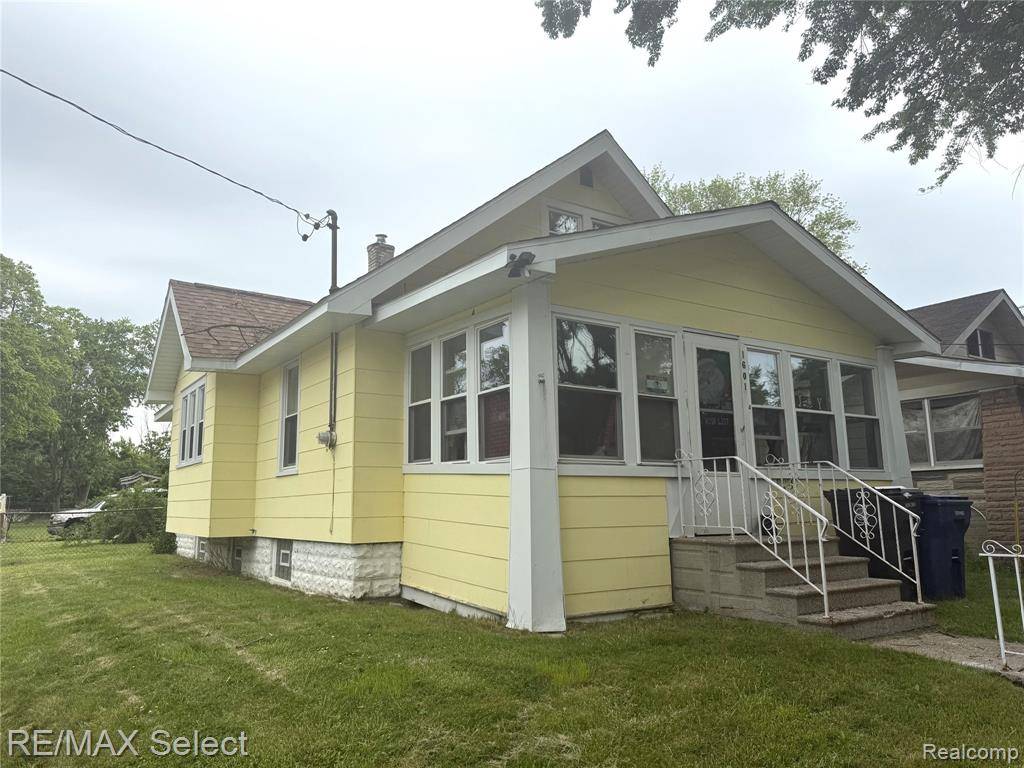 1601 Mabel Avenue, Grand Blanc, MI 48506 3366