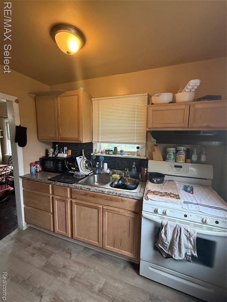 Grand Blanc, MI 48506 3366,1601 Mabel Avenue