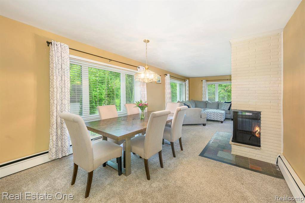 Troy, MI 48084 1265,3183 Oakhill Drive
