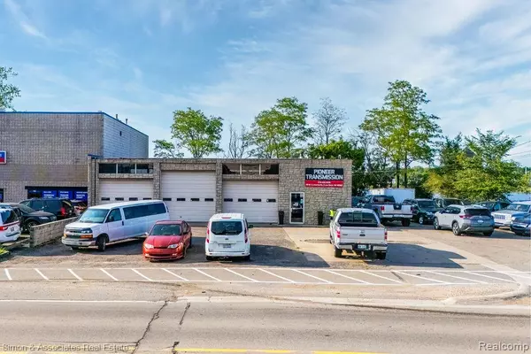 Lake Orion, MI 48362 2970,30 W Clarkston Road