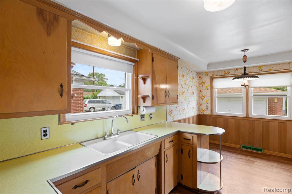 Redford, MI 48239 1726,25750 Jennifer
