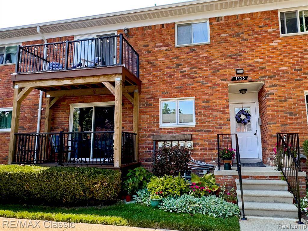 1753 Huntingwood Lane, Bloomfield Hills, MI 48304 2381