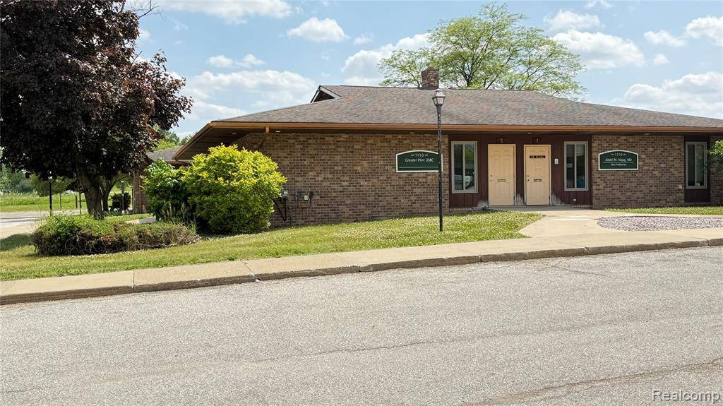 1110 S Linden Road, Flushing, MI 48532 3453