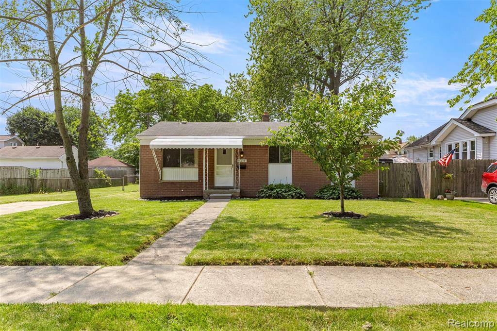Roseville, MI 48066 3310,26339 Hollywood Street