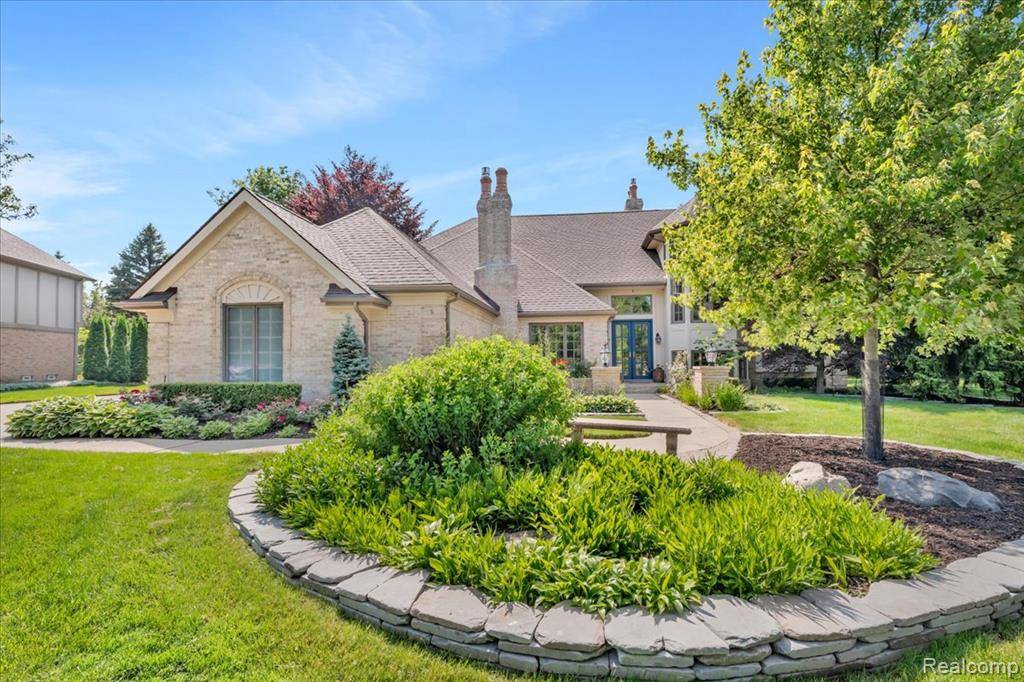 1269 Pebble Pointe Drive, Rochester, MI 48307 1768