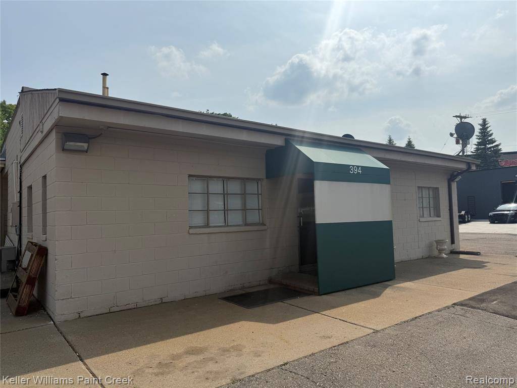 394 A South Street, Rochester, MI 48307 2240