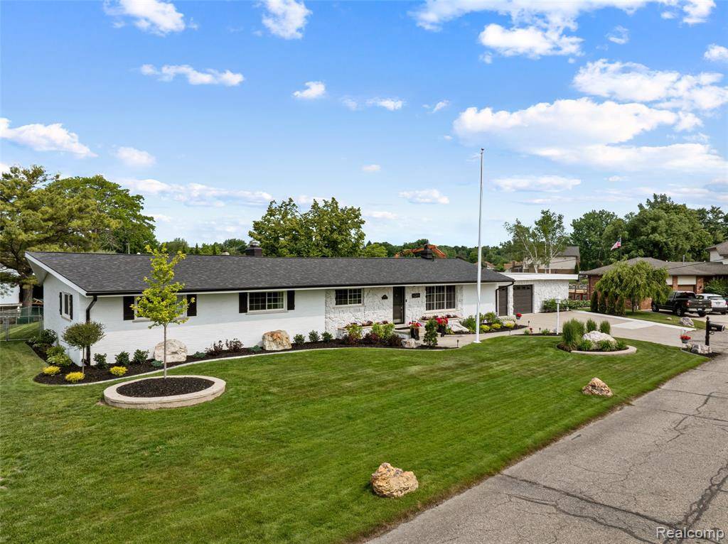 49775 Keycove Street, Chesterfield, MI 48047 4308