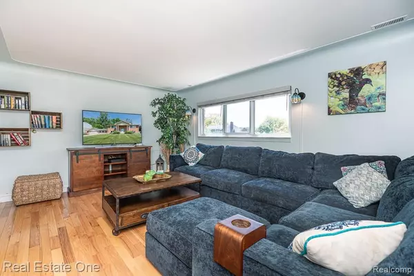 Shelby Twp, MI 48316 2921,52598 Belle Vernon