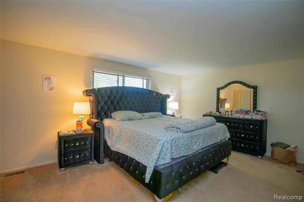 Warren, MI 48088 5106,13834 Barcroft Way