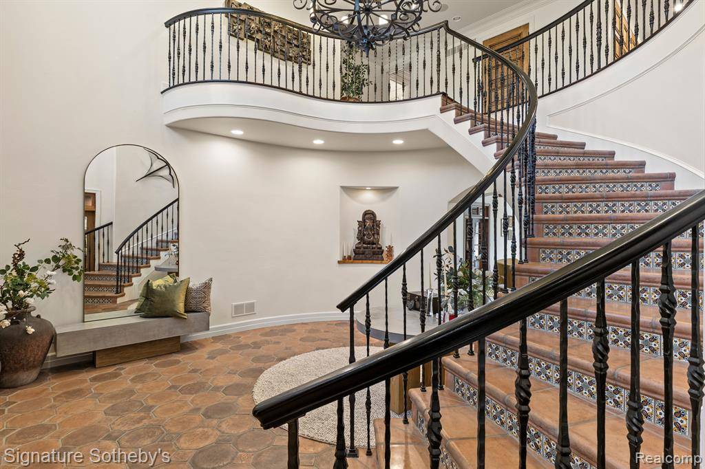 Bloomfield Hills, MI 48304 3433,597 YARBORO Drive