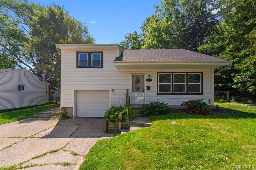 146 Grant Street, Grand Blanc, MI 48439 1120