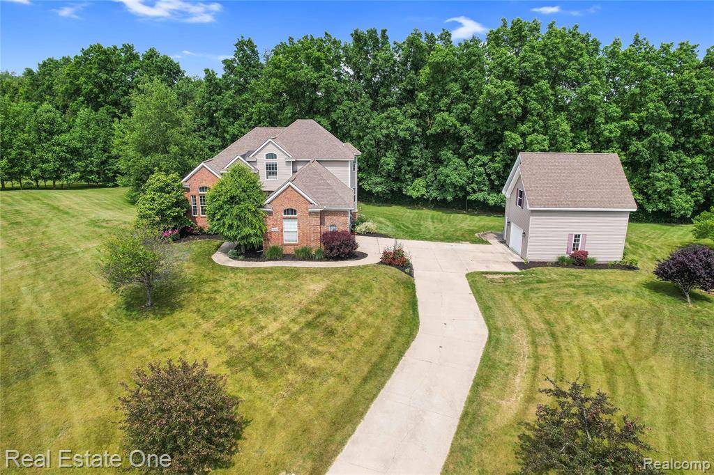 9806 Goldfinch Court, Saline, MI 48176 9191