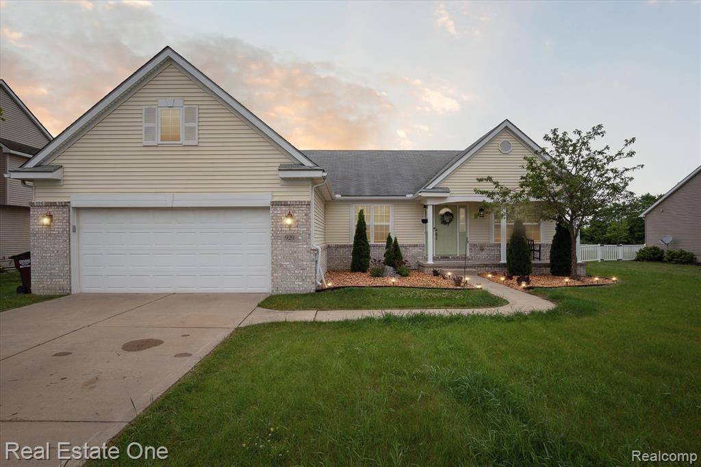 920 Plum Grove Drive, Monroe, MI 48161 9672